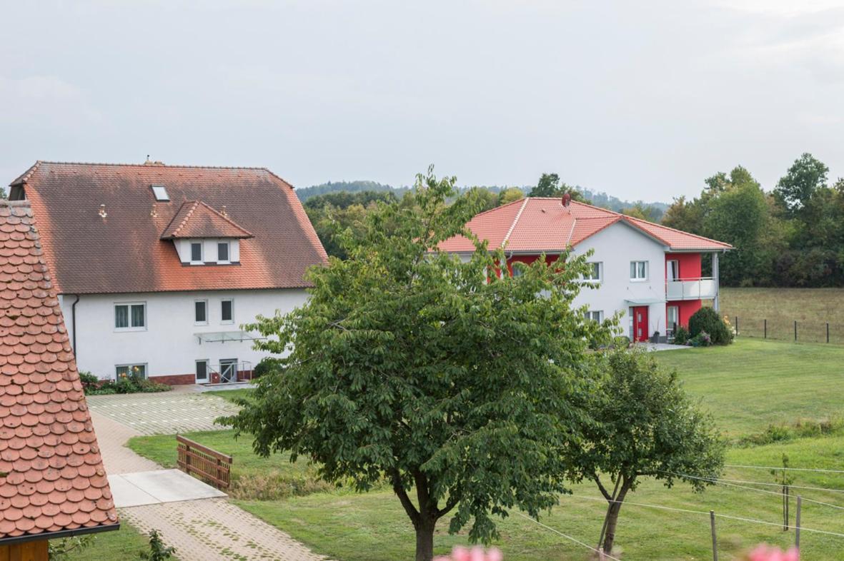 Oberdachstetten Hofmann'S Apartements & Ferienwohnungen מראה חיצוני תמונה