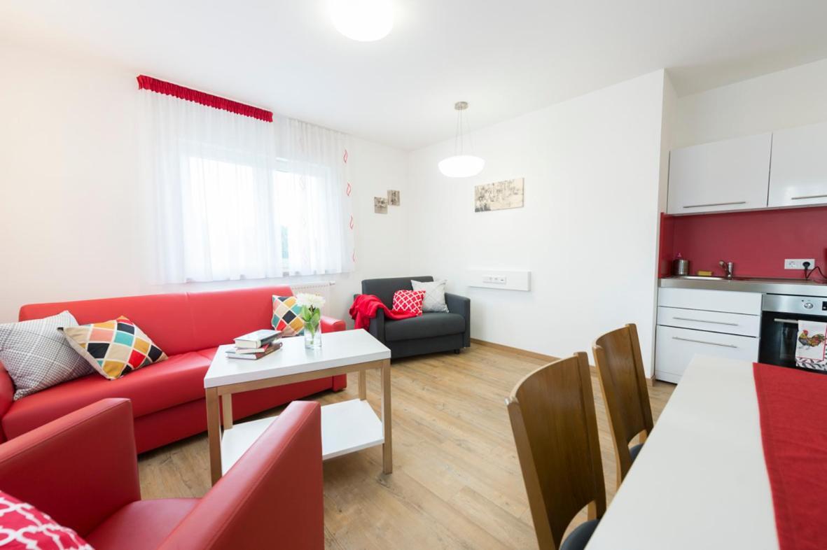 Oberdachstetten Hofmann'S Apartements & Ferienwohnungen מראה חיצוני תמונה